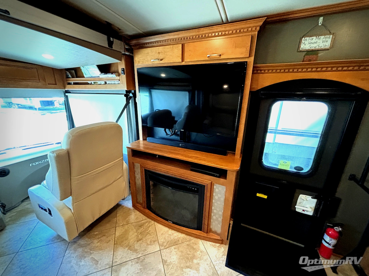 2017 Winnebago Forza 34T Photo 10