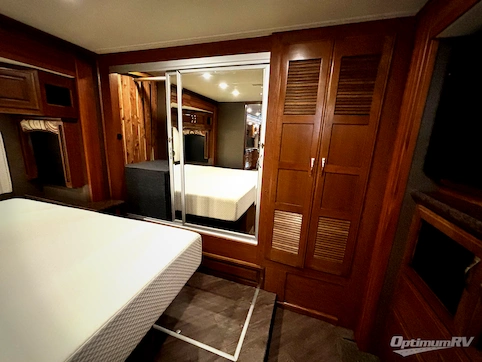 2017 Fleetwood Pace Arrow LXE 38F RV Photo 4