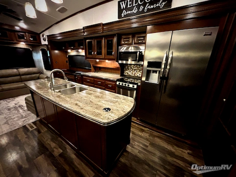 2017 Jayco Pinnacle 36KPTS RV Photo 4