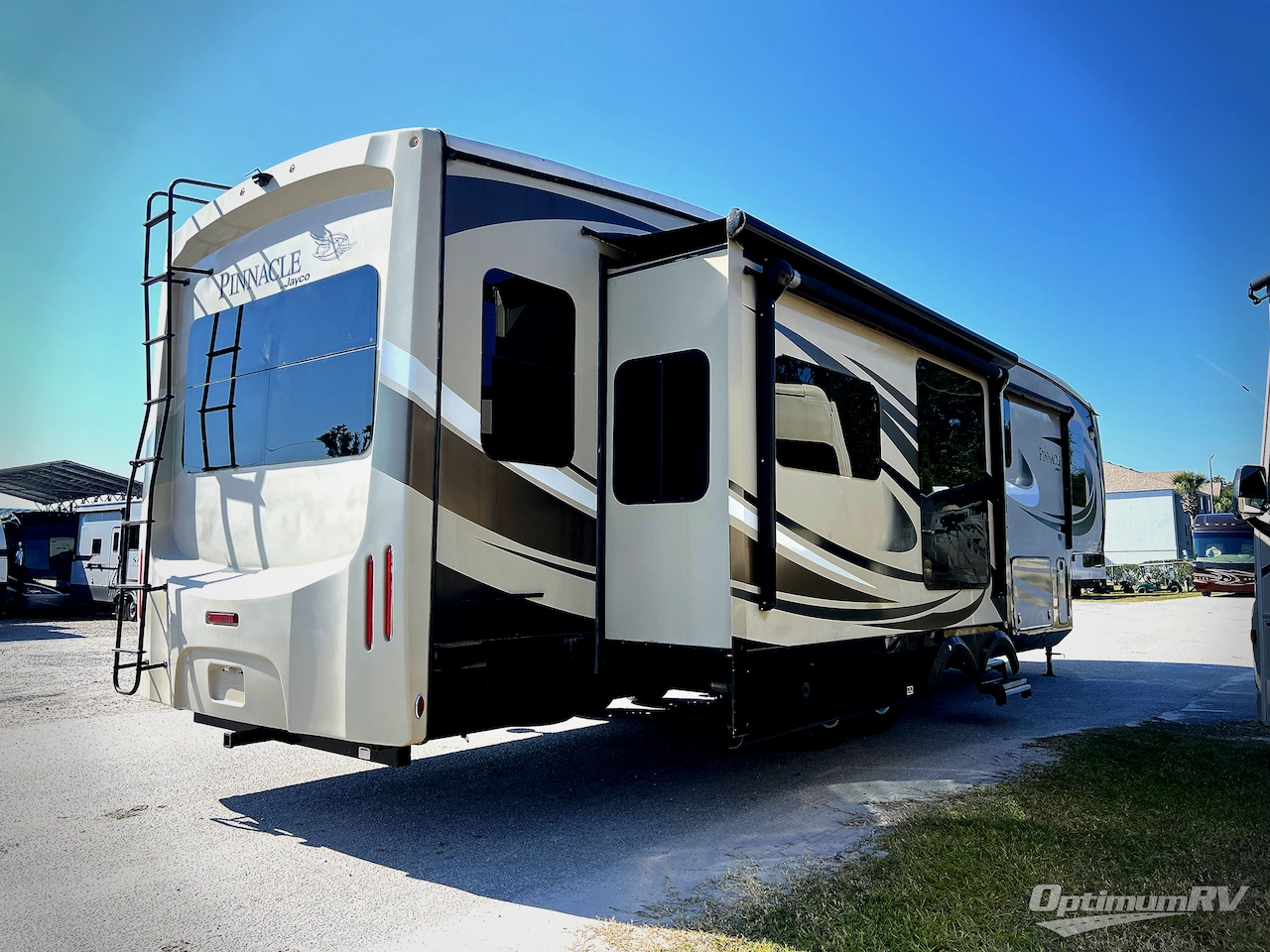 2017 Jayco Pinnacle 36FBTS Photo 3