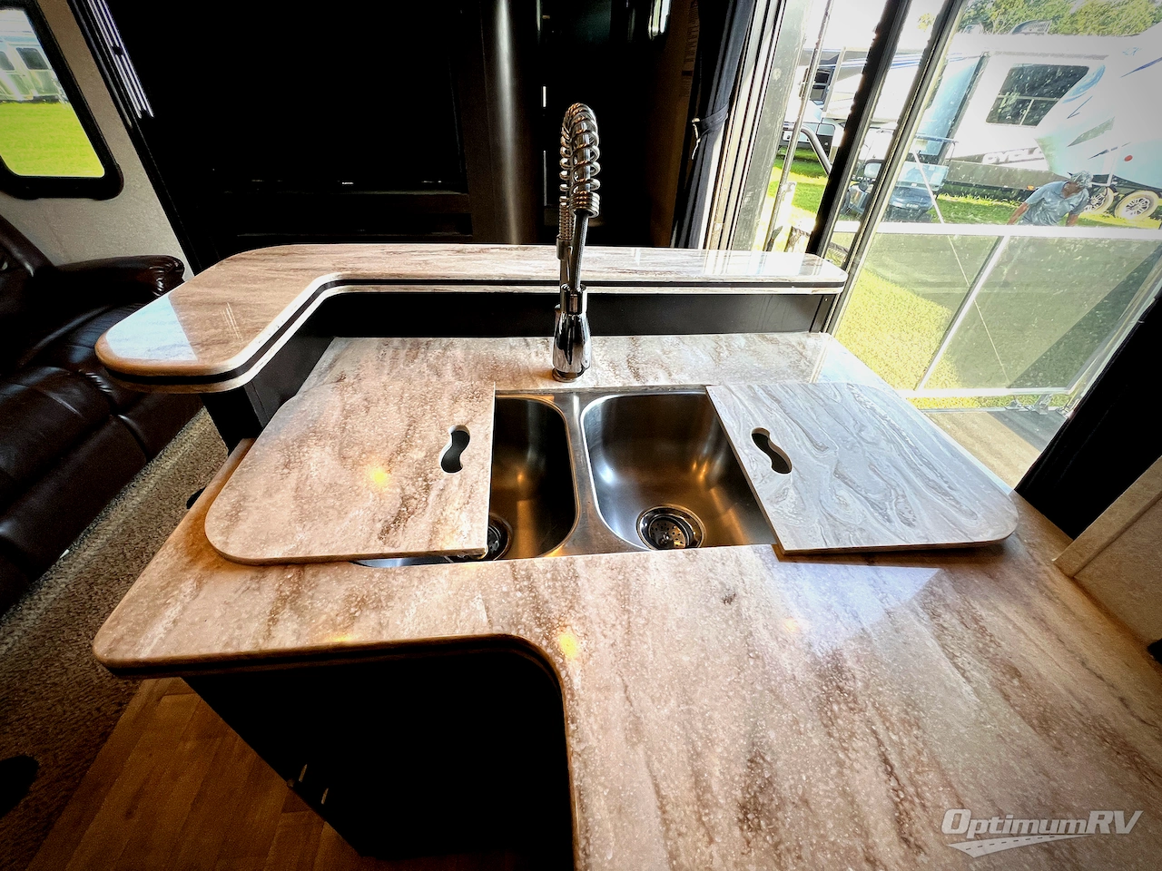 2017 Jayco Seismic 4212 Photo 9