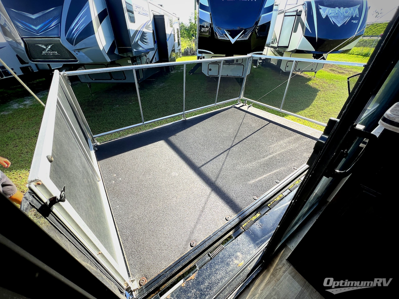 2017 Jayco Seismic 4212 Photo 24