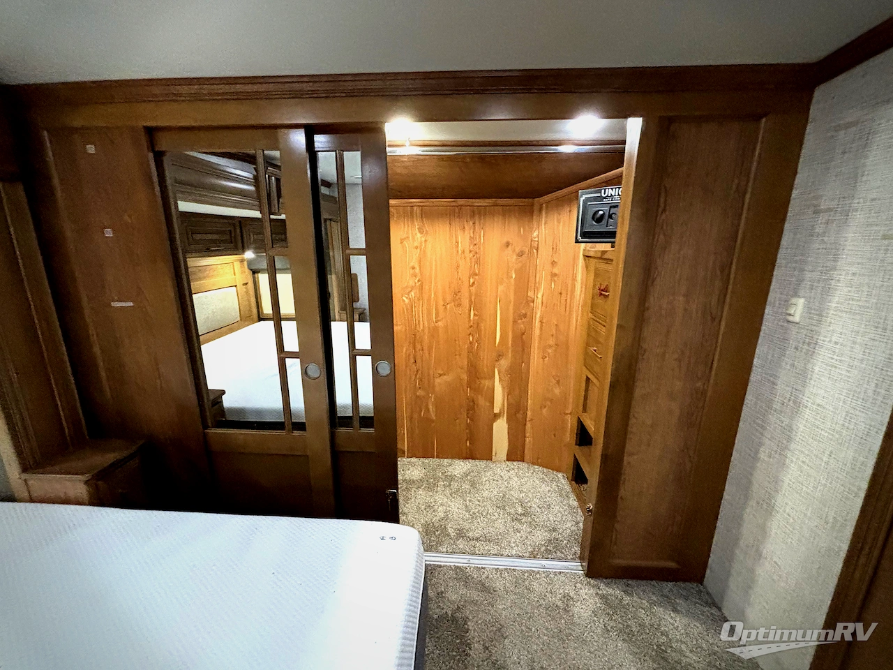 2020 DRV Luxury Suites FullHouse JX450 Photo 10