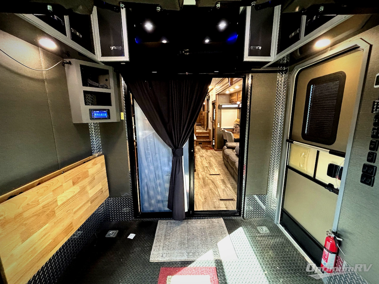 2020 DRV Luxury Suites FullHouse JX450 Photo 21