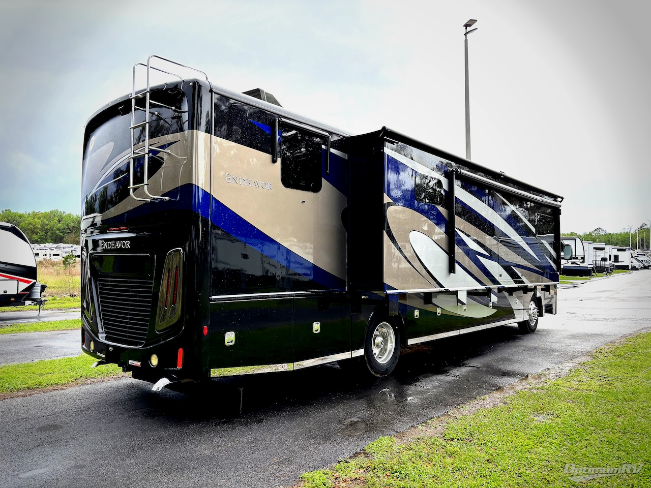 2019 Holiday Rambler Endeavor 38W Photo 2