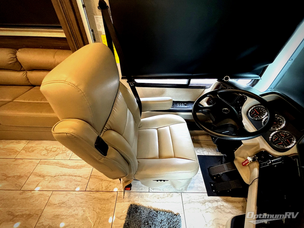 2019 Holiday Rambler Endeavor 38W Photo 7