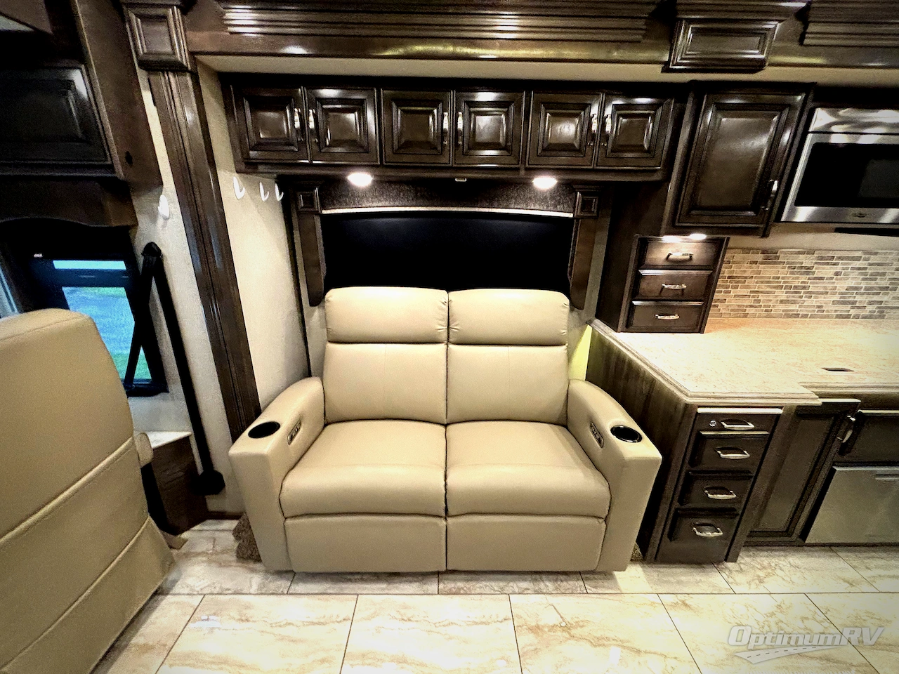 2019 Holiday Rambler Endeavor 38W Photo 11