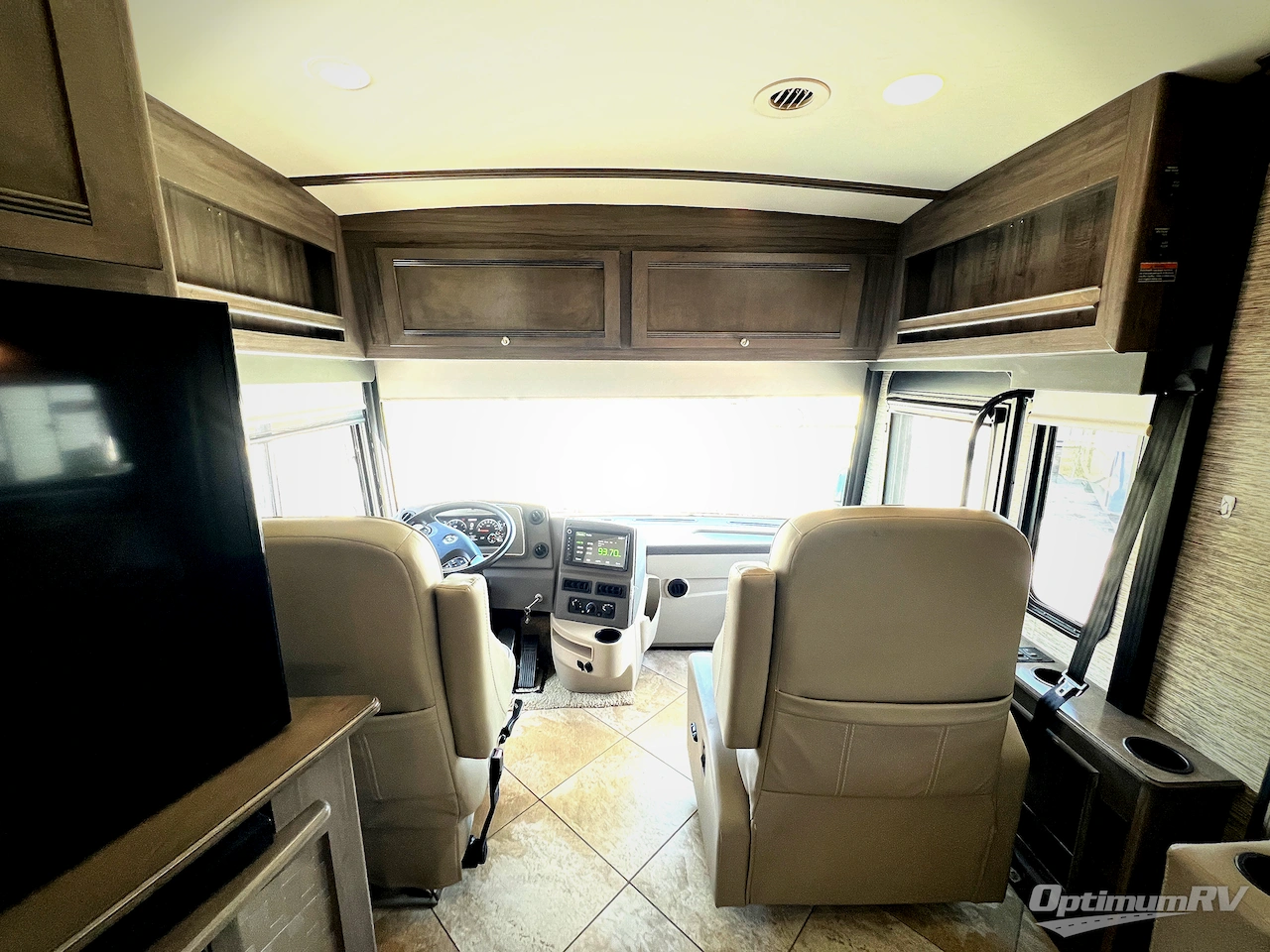 2019 Winnebago Forza 36G Photo 6