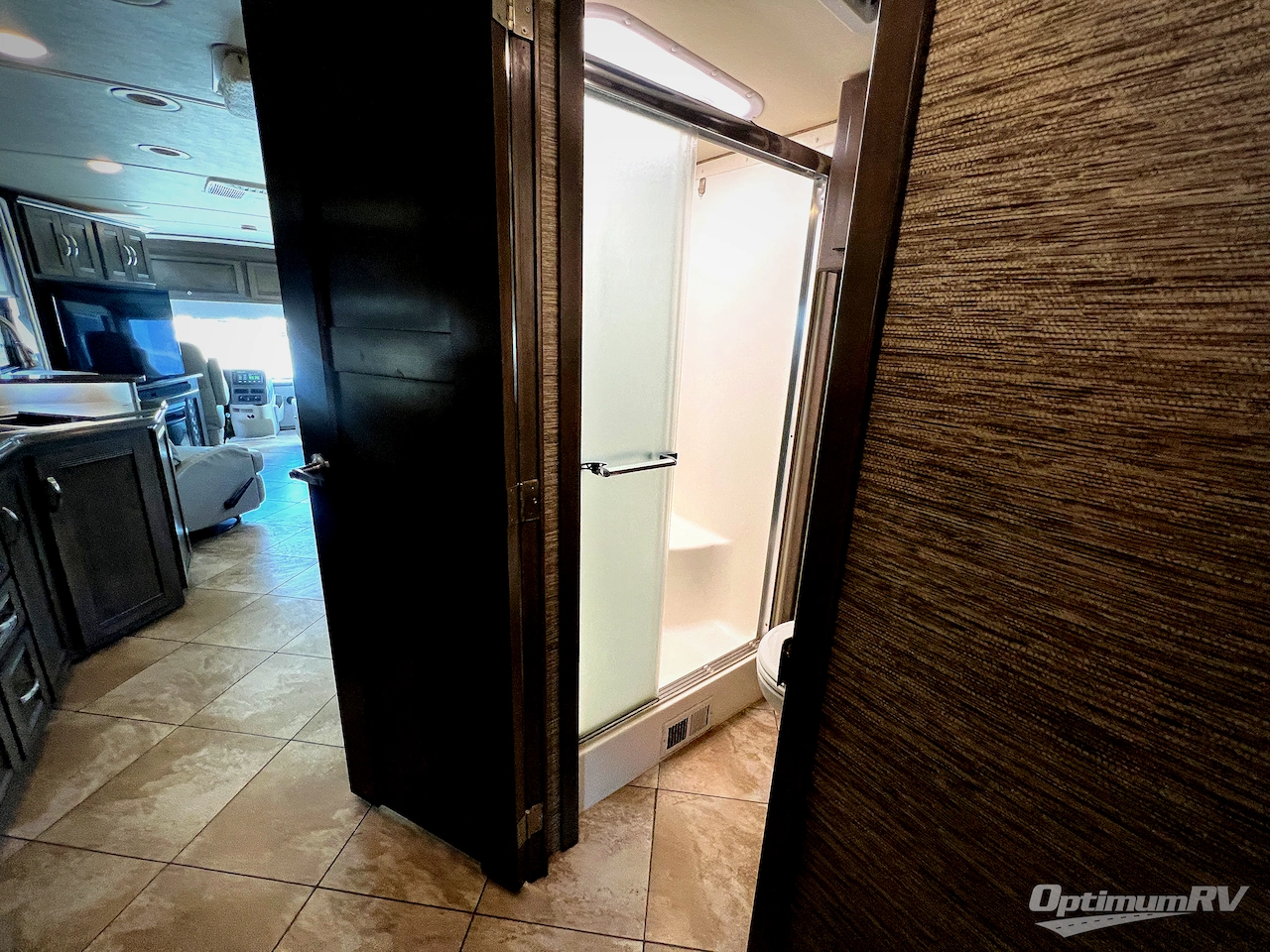 2019 Winnebago Forza 36G Photo 19