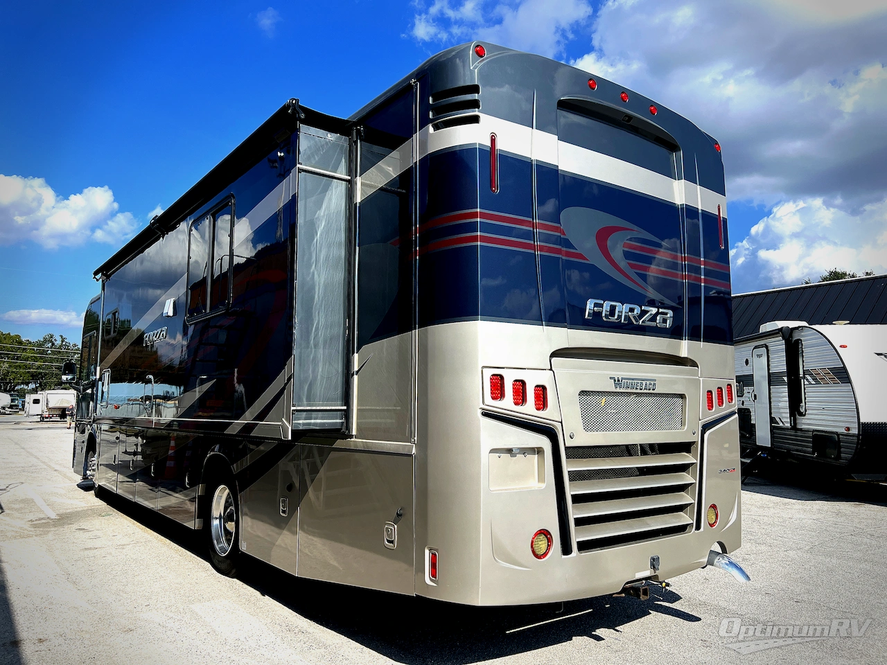 2019 Winnebago Forza 36G Photo 2