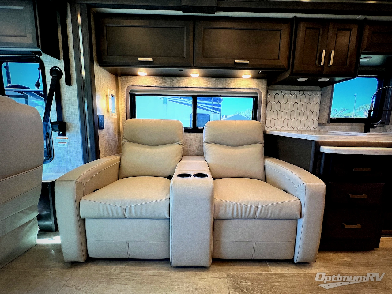 2023 Thor Aria 3901 Photo 8