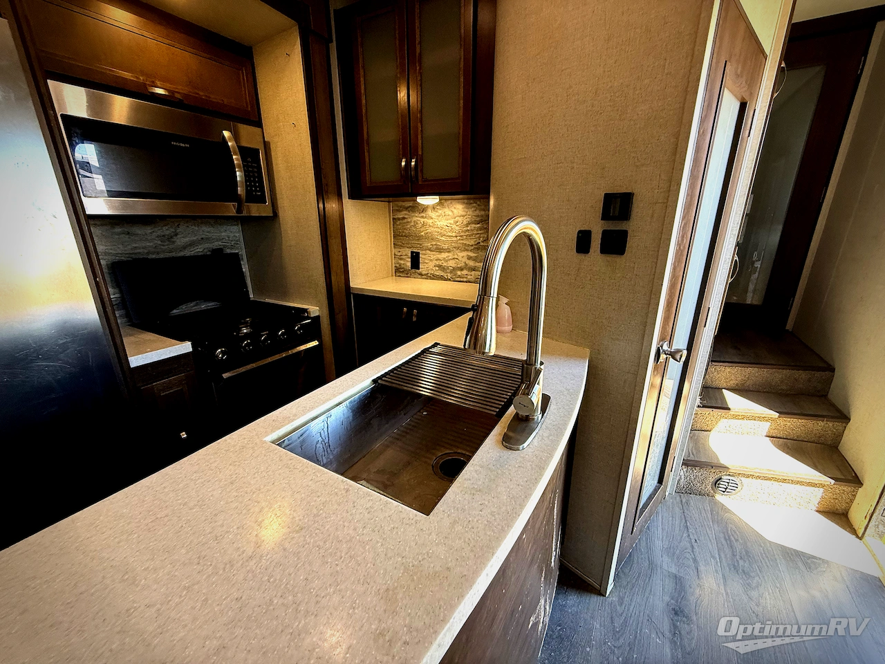 2019 Highland Ridge Highlander HF383H Photo 13