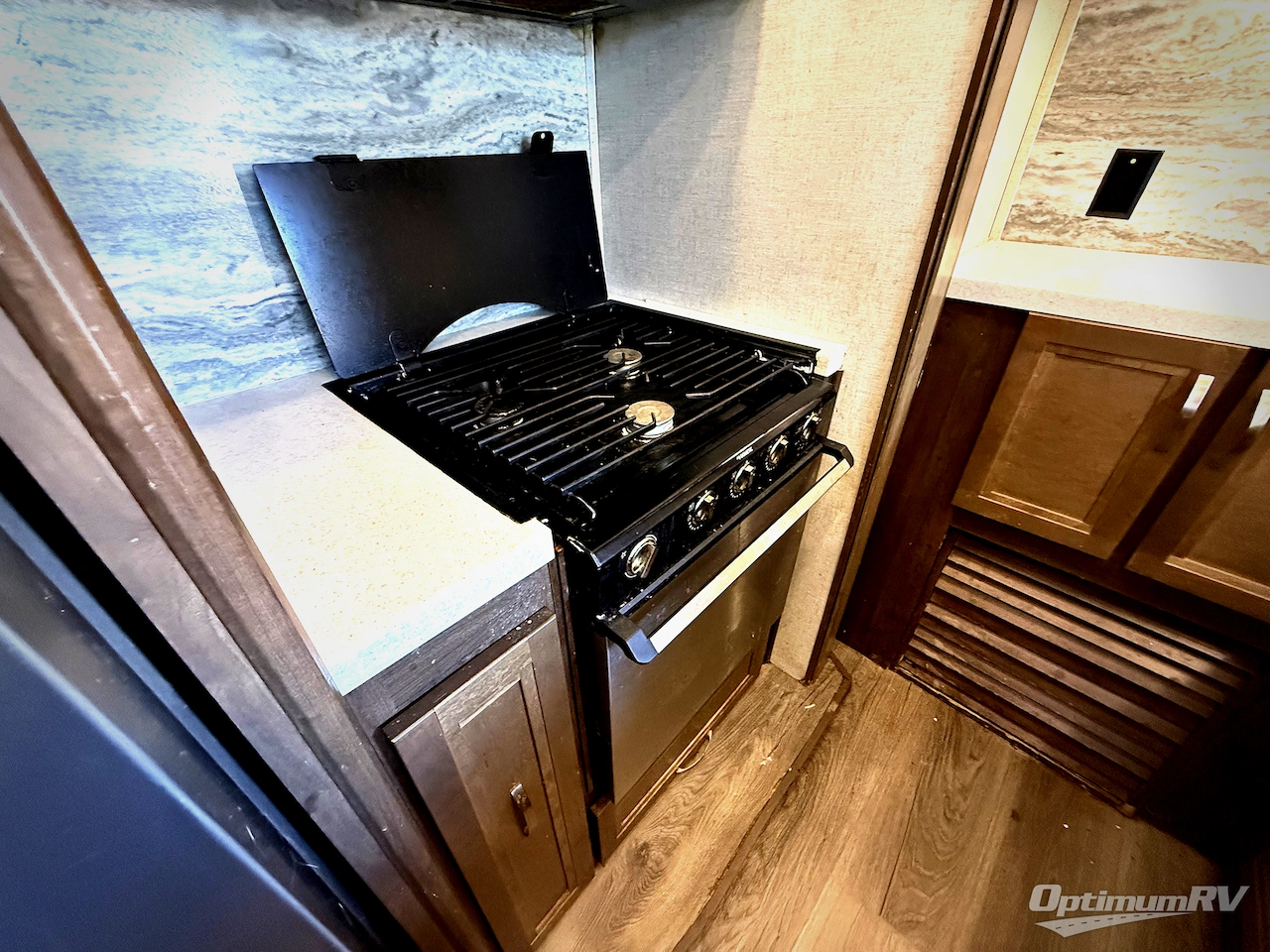 2019 Highland Ridge Highlander HF383H Photo 14