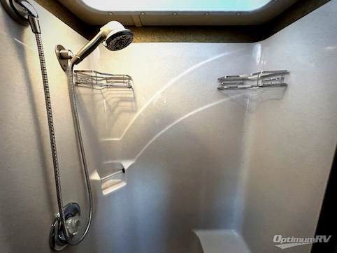 2013 Itasca Ellipse 42QD RV Photo 4