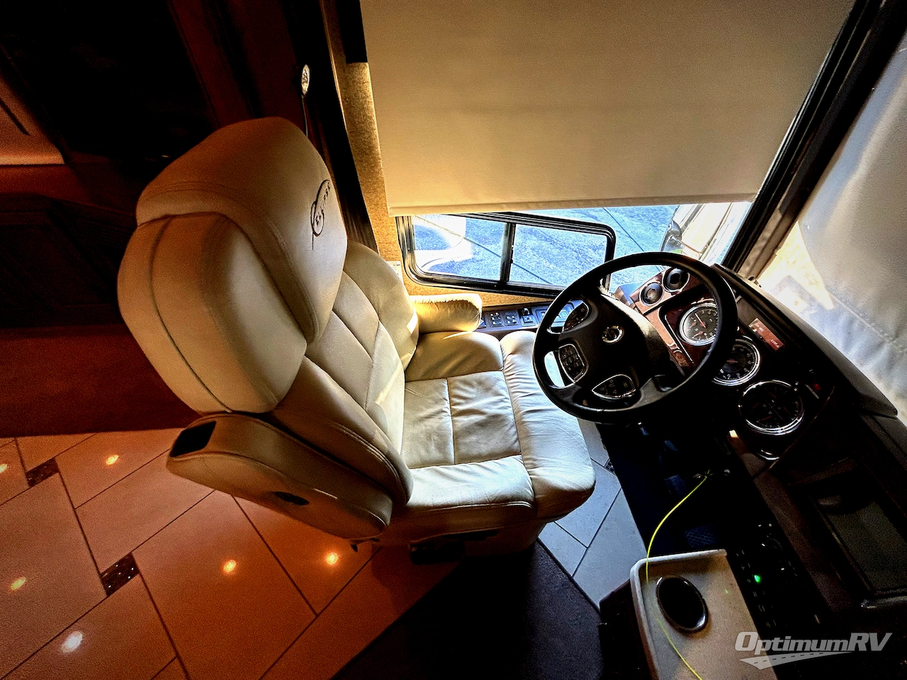 2013 Itasca Ellipse 42QD Photo 7