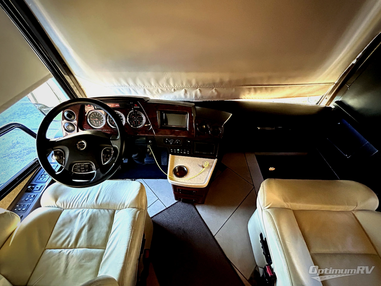 2013 Itasca Ellipse 42QD Photo 8