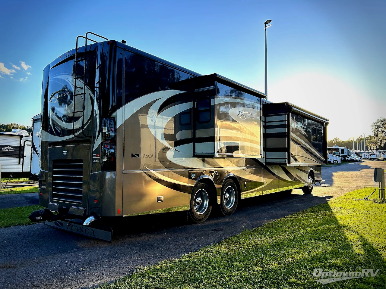 2013 Itasca Ellipse 42QD Photo 2