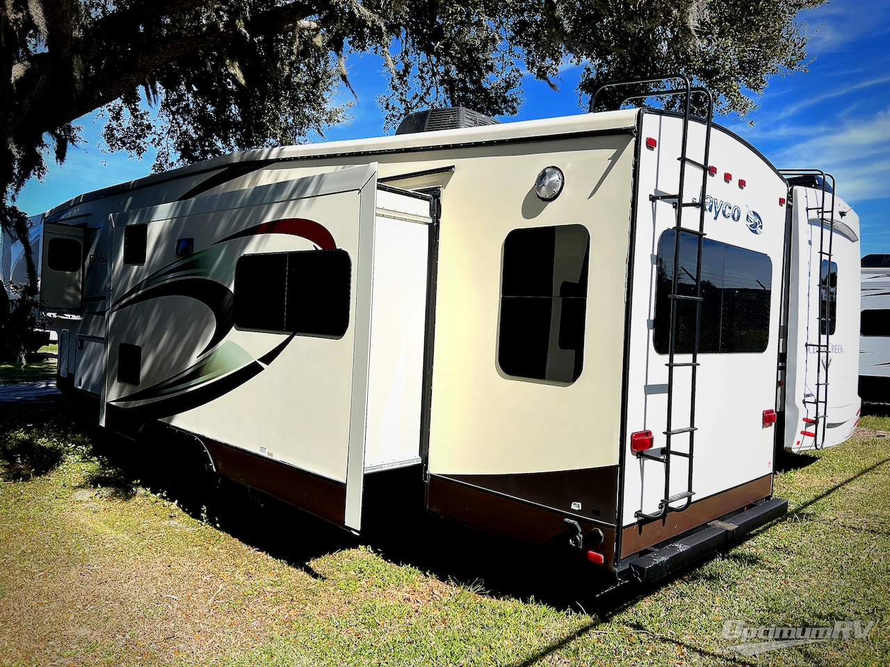 2015 Jayco Eagle Premier 351RSTS Photo 2