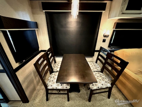 2019 Jayco Jay Flight Bungalow 40RLTS RV Photo 4