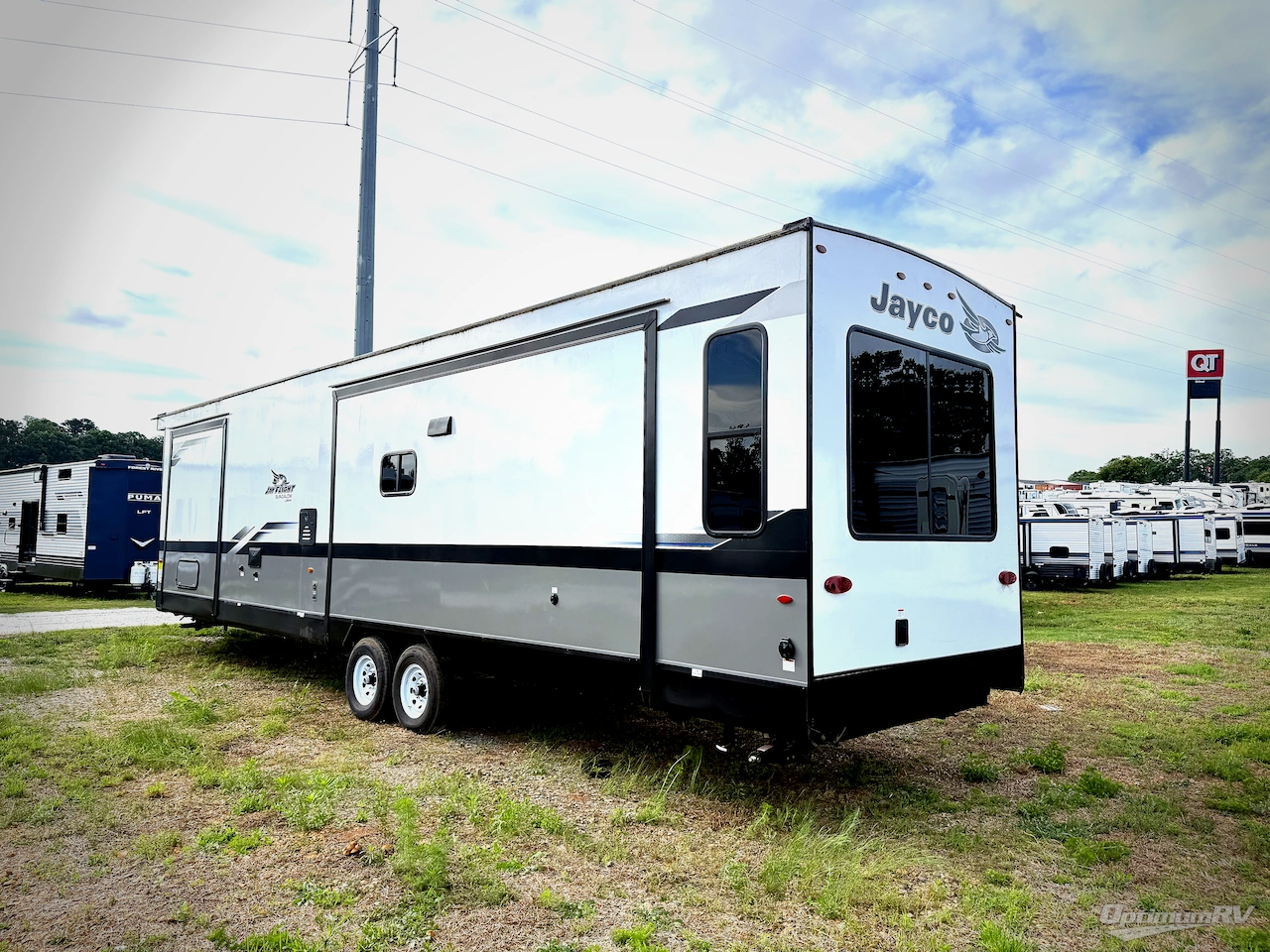 2024 Jayco Jay Flight Bungalow 40RLTS Photo 3