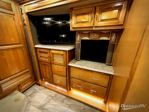 2018 Tiffin Phaeton 40 QKH RV Photo 4