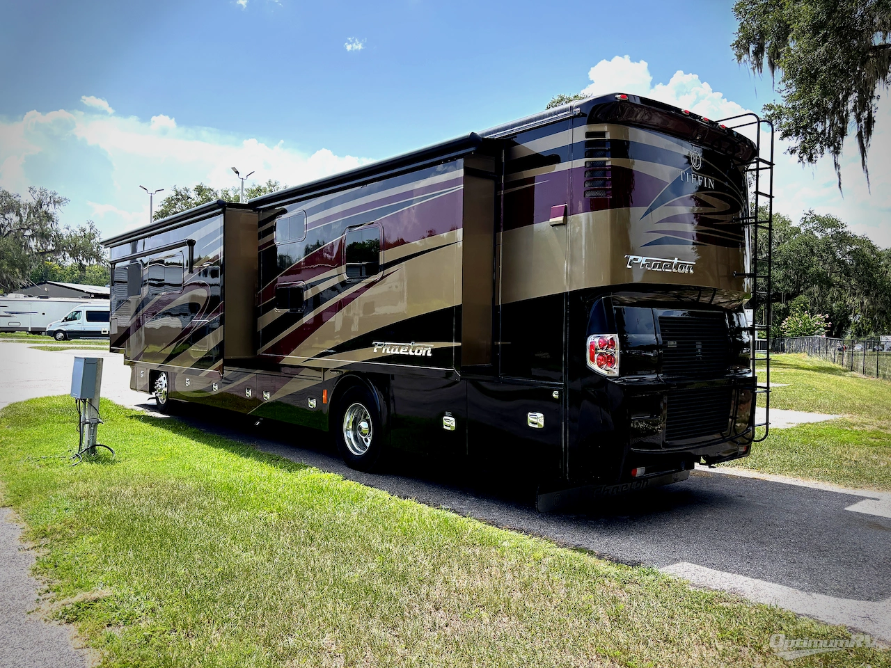 2018 Tiffin Phaeton 40 QKH Photo 3