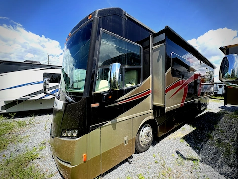 2014 Itasca Meridian 34B RV Photo 2
