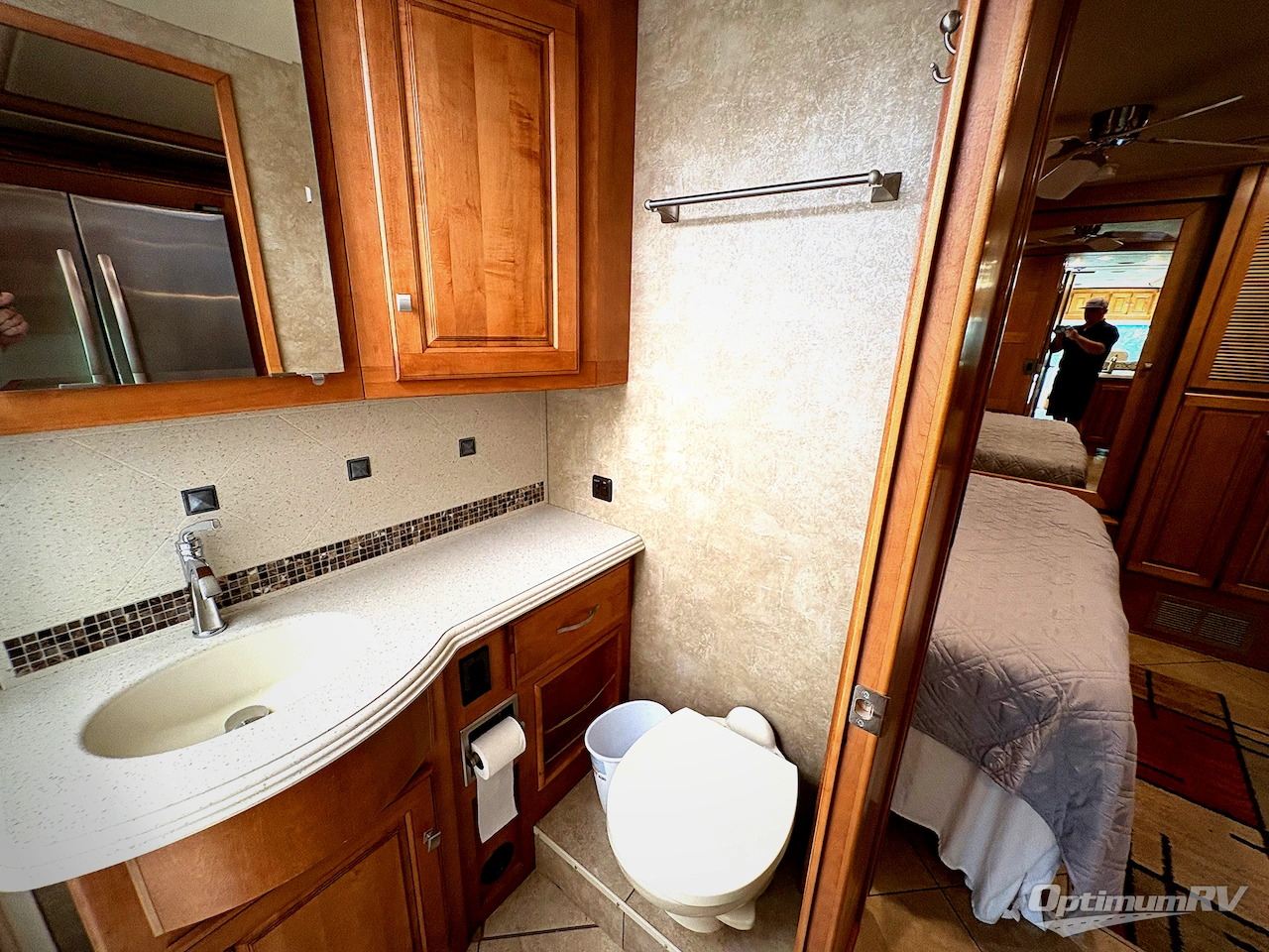 2014 Itasca Meridian 34B Photo 16