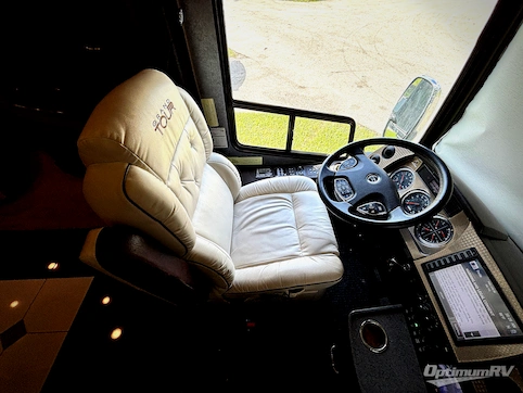 2015 Winnebago Grand Tour 42QL RV Photo 2