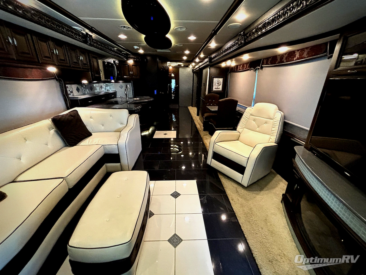 2015 Winnebago Grand Tour 42QL Photo 4