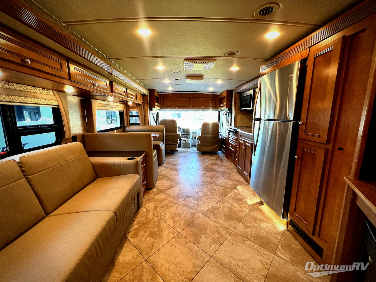 2019 Winnebago Forza 38F Photo 5