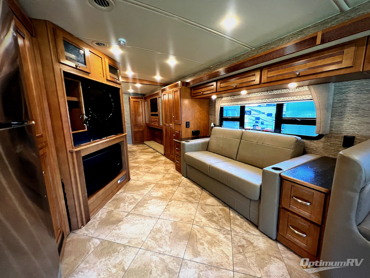 2019 Winnebago Forza 38F Photo 8