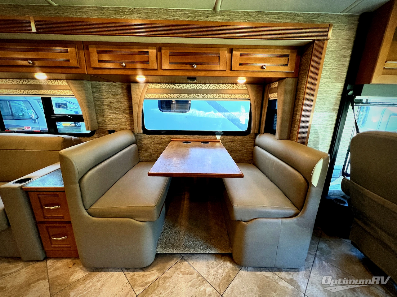 2019 Winnebago Forza 38F Photo 11