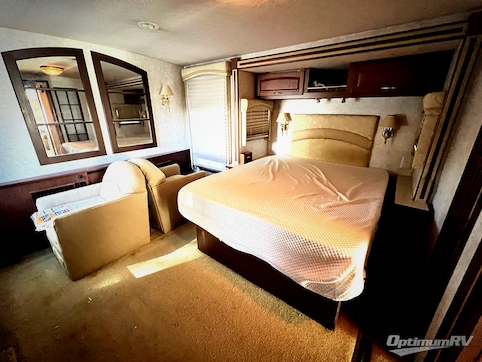 2004 Itasca Suncruiser 37B RV Photo 4