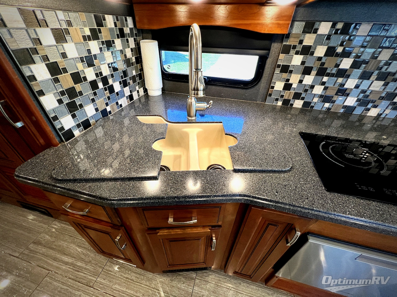 2017 Holiday Rambler Endeavor 40D Photo 13