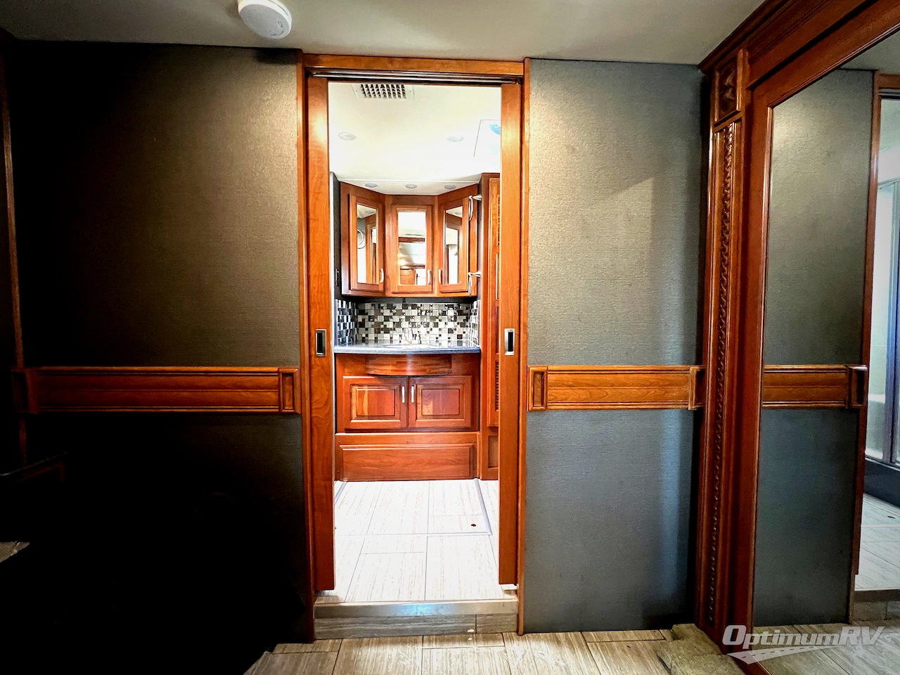 2017 Holiday Rambler Endeavor 40D Photo 24