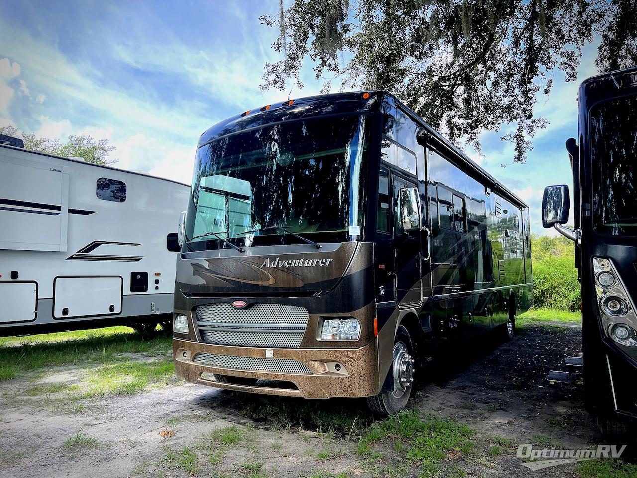 2012 Winnebago Adventurer 37F Photo 9