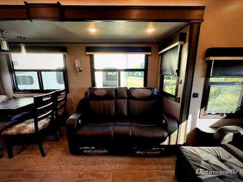 2020 Jayco North Point 377RLBH RV Photo 2
