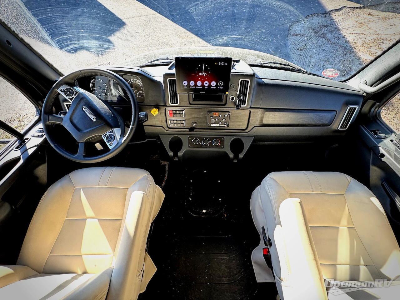 2025 Entegra Accolade 37M Photo 8