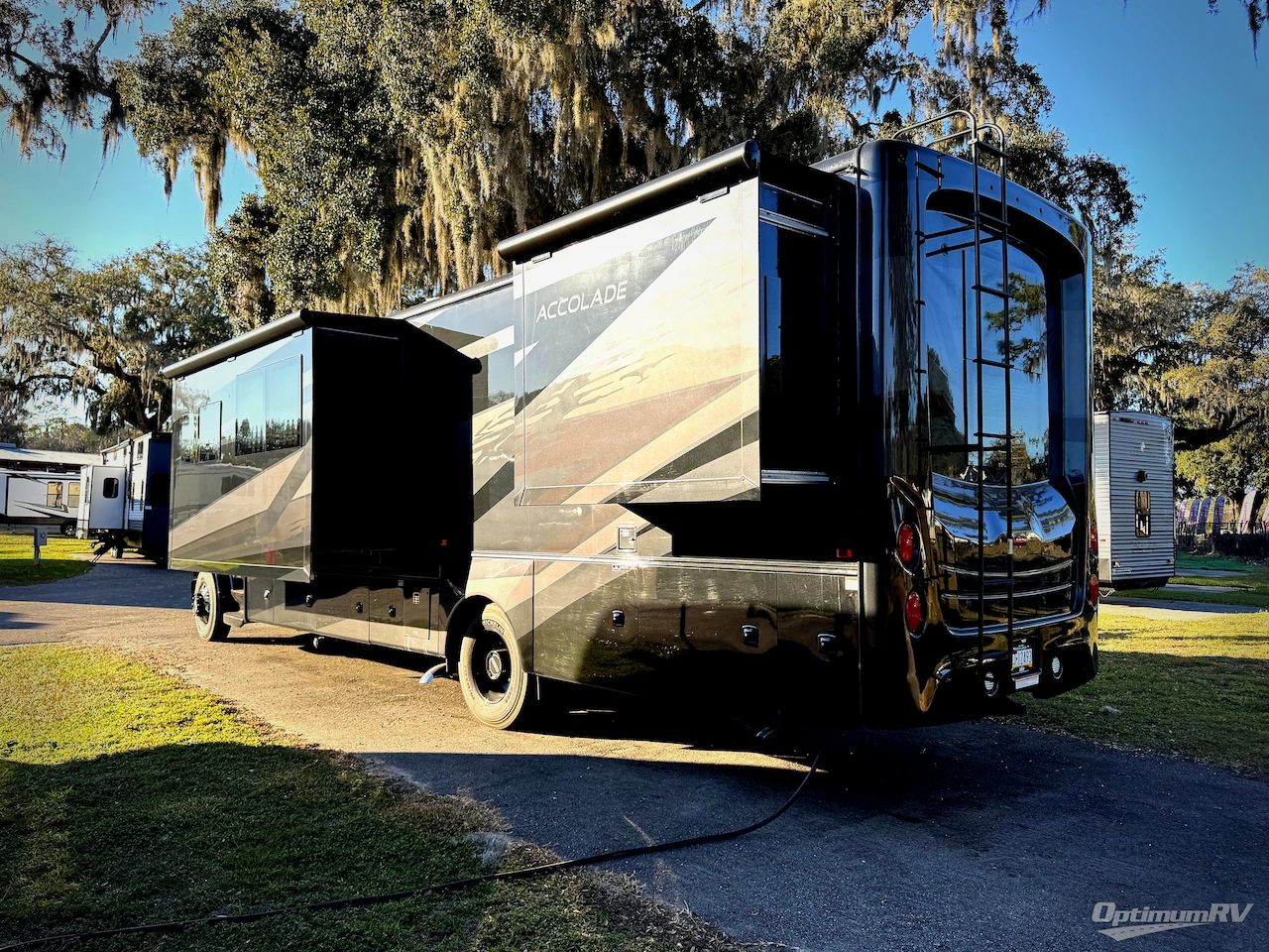 2025 Entegra Accolade 37M Photo 3