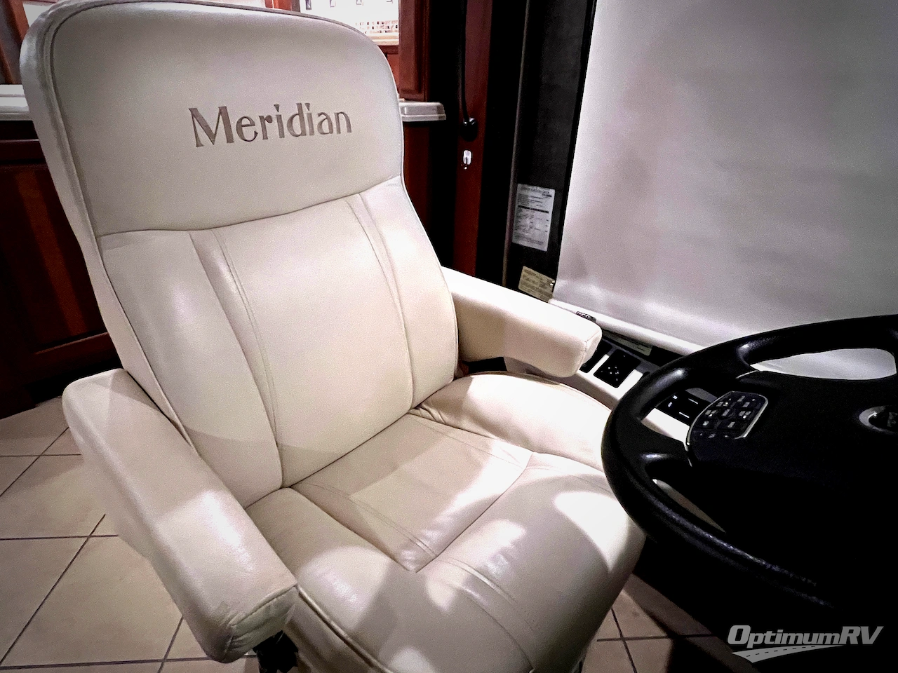 2015 Itasca Meridian 40R Photo 6