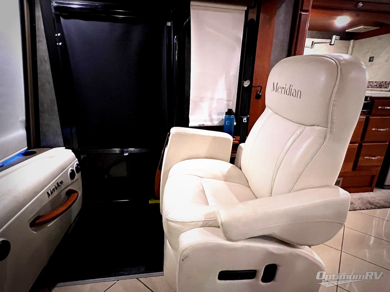 2015 Itasca Meridian 40R Photo 7