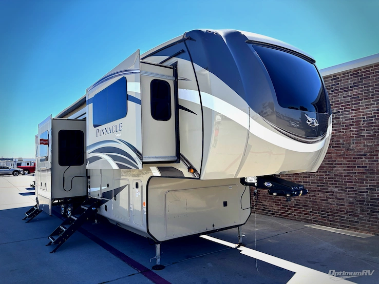2019 Jayco Pinnacle 38FLWS RV Photo 1