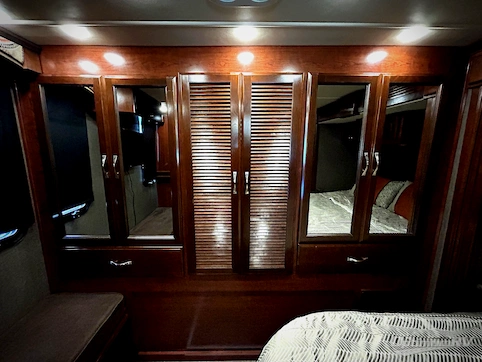 2018 Fleetwood Pace Arrow 35E RV Photo 4