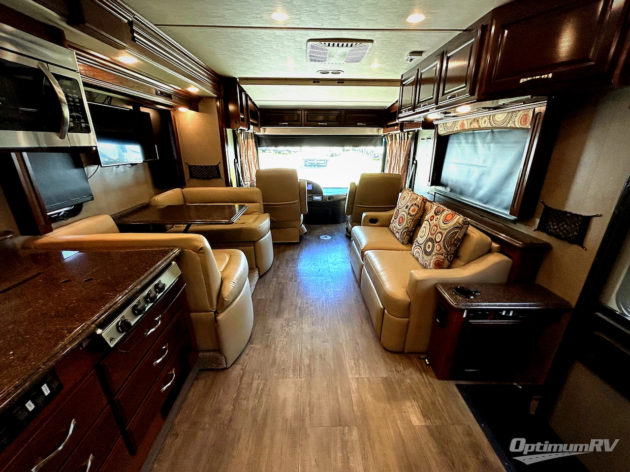 2018 Fleetwood Pace Arrow 35E Photo 5