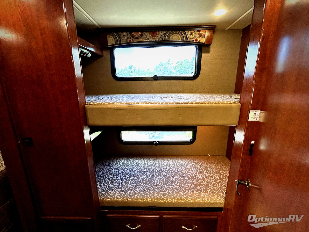 2018 Fleetwood Pace Arrow 35E Photo 15