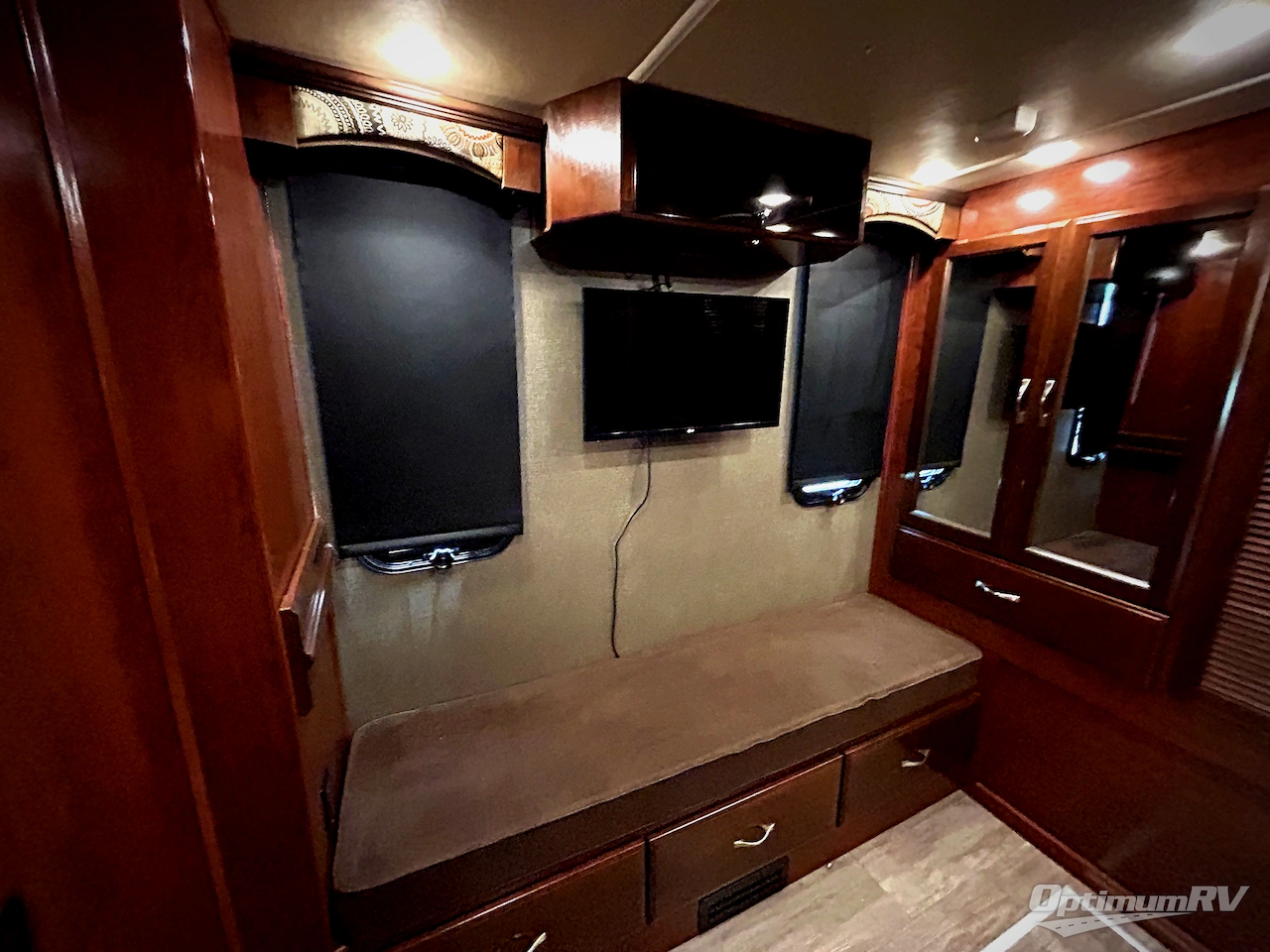 2018 Fleetwood Pace Arrow 35E Photo 24