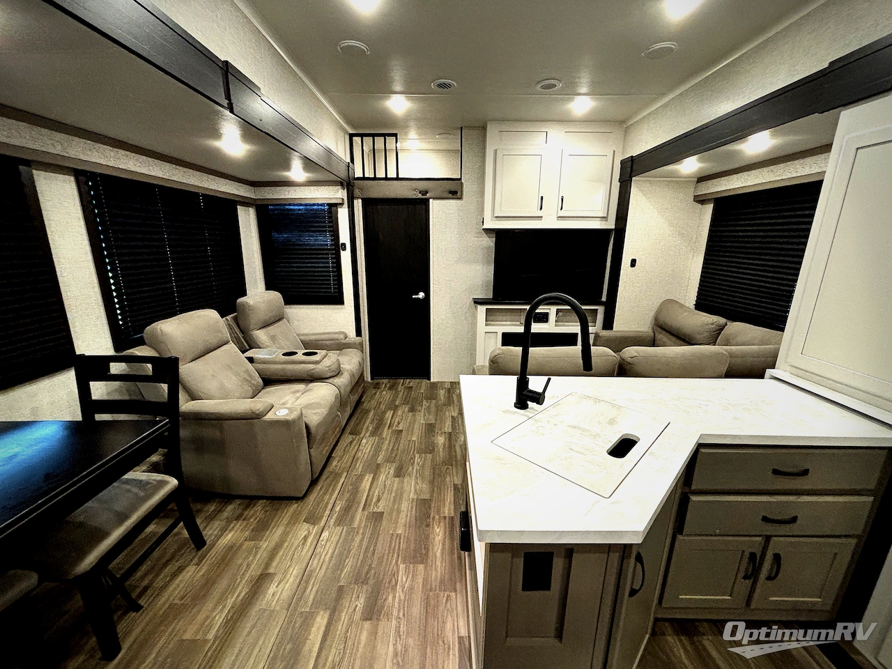 2024 Jayco Seismic 395 Photo 4