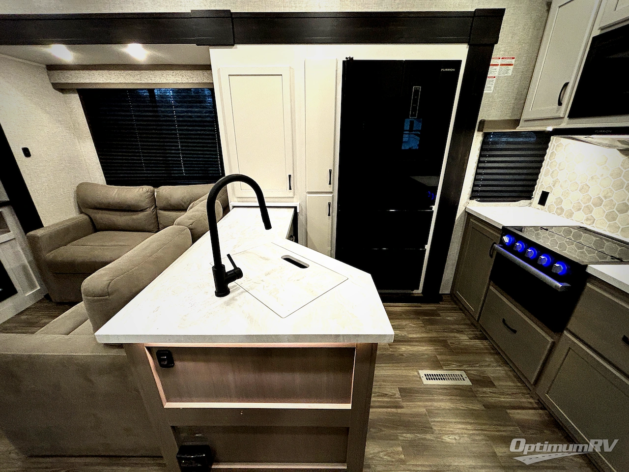 2024 Jayco Seismic 395 Photo 14