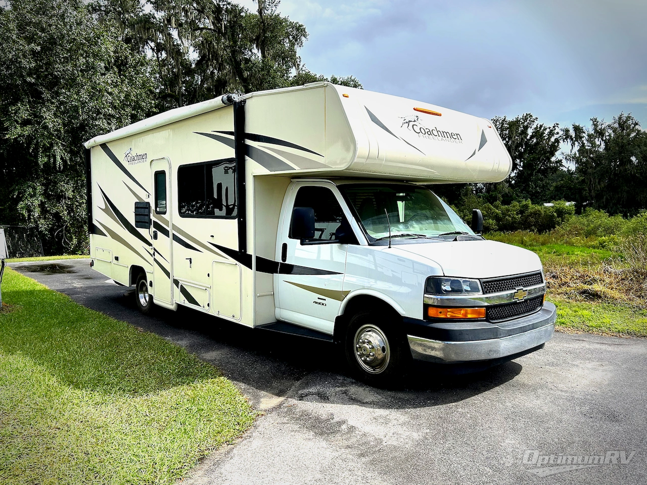 2020 Coachmen Freelander 26RS Ford 350 Photo 1